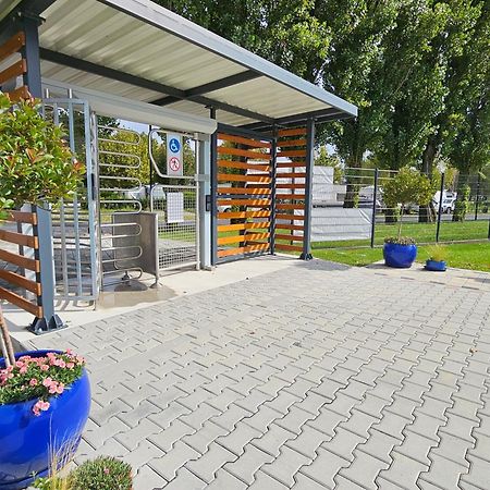 Harmonia Riva Apartman B11 Dunajska Streda Exterior photo