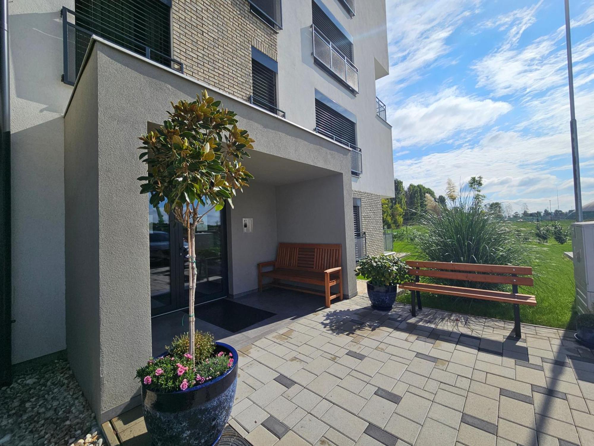 Harmonia Riva Apartman B11 Dunajska Streda Exterior photo